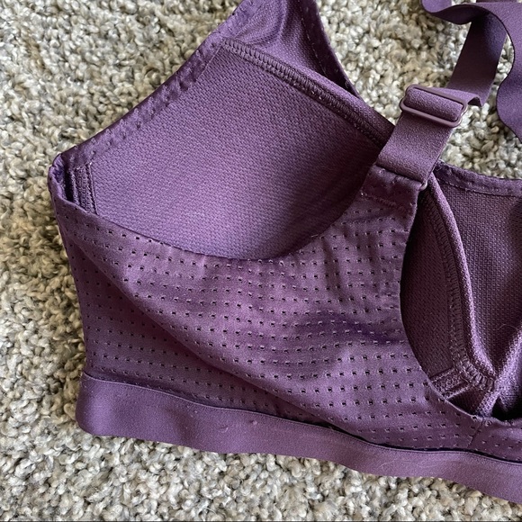 Victoria’s Secret | 32D Sports Bra - Picture 3 of 8